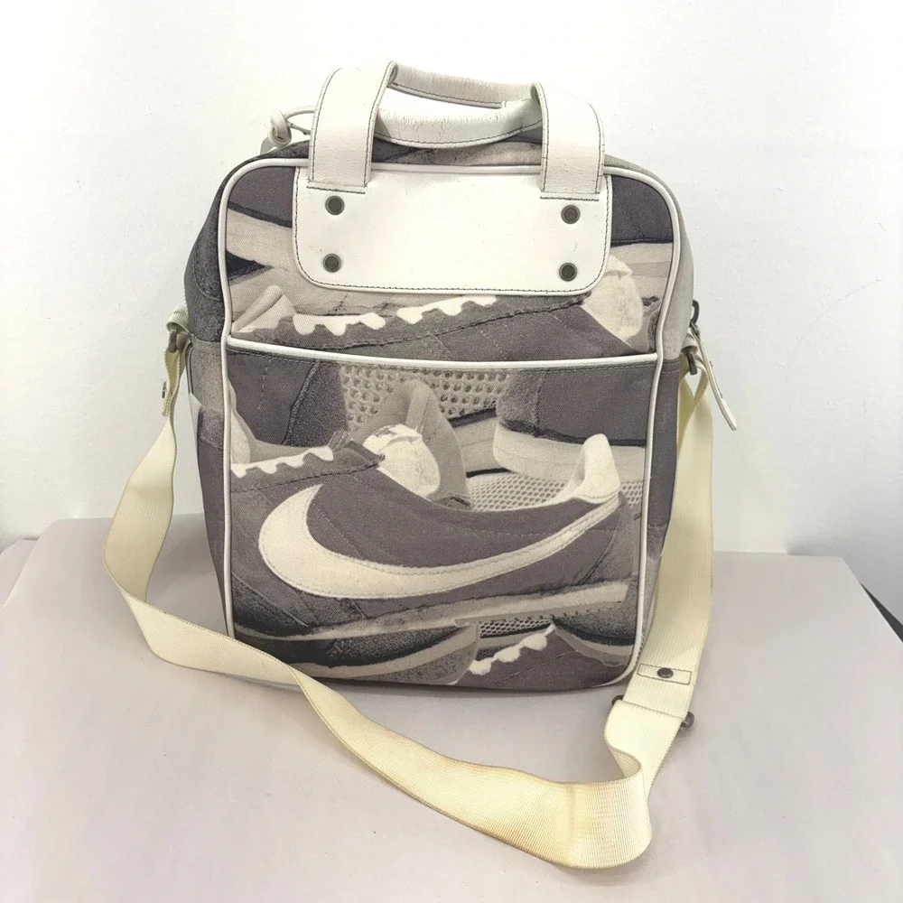 Vintage Nike Sportswear Messenger Bag Grey White Graphic Sneaker Retro Crossbody